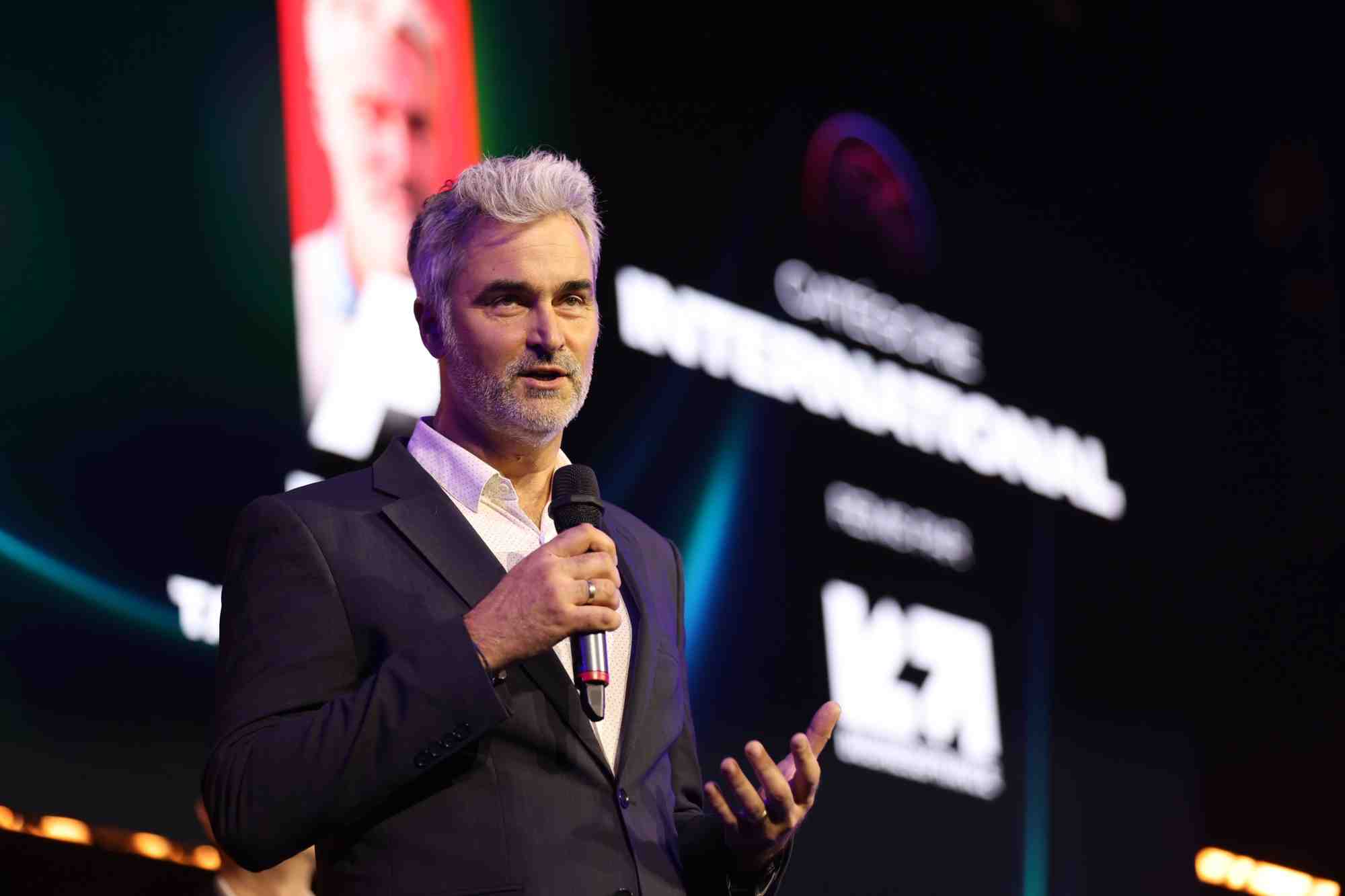 Tanguy Le Bihan, le CEO et fondateur de Foil & Co, remporte le Prix International de Tech For Future 2024, le plus grand concours de startups de France, organisé par La Tribune.