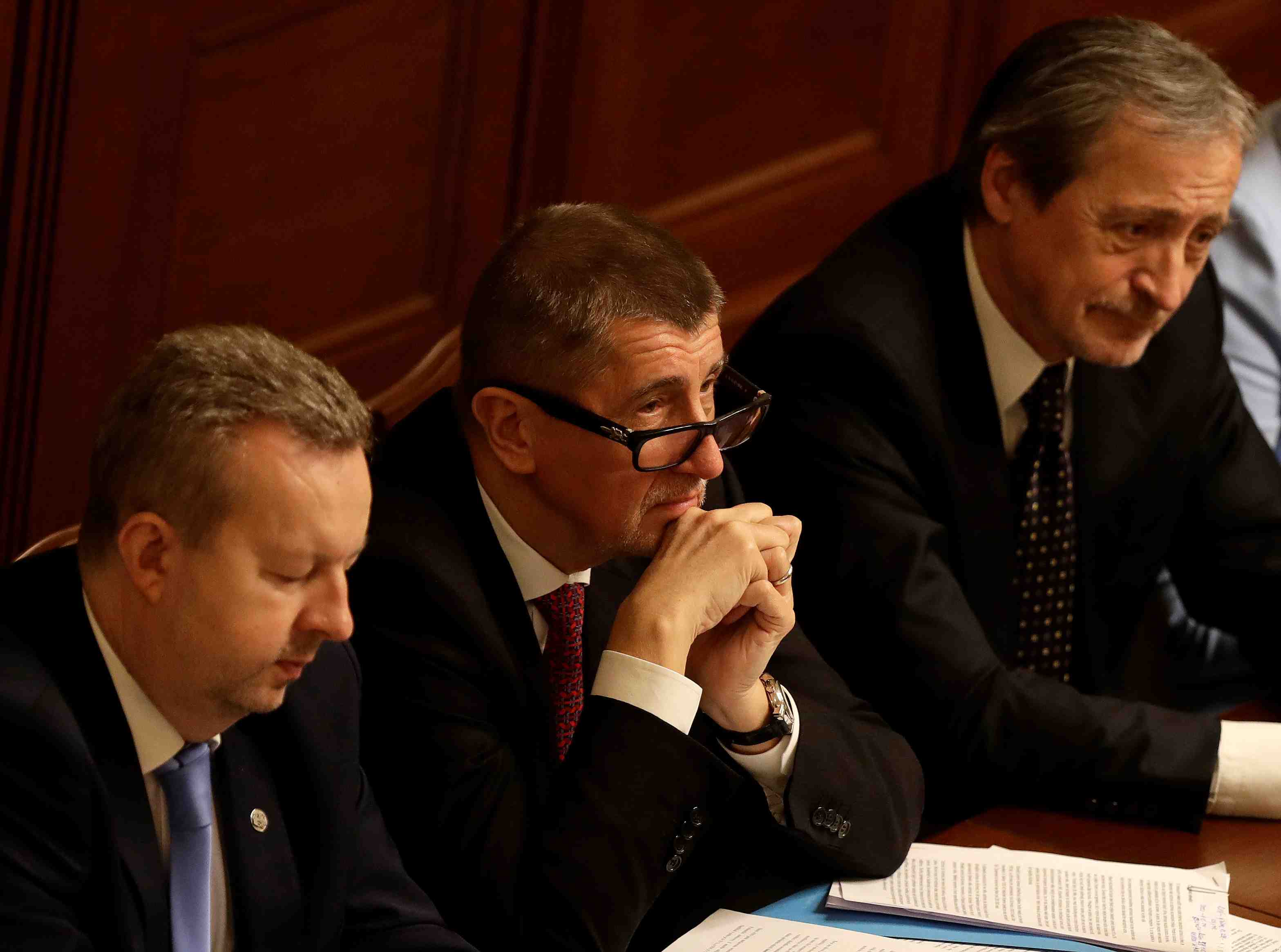 Demission du cabinet tcheque, qui reste a titre interimaire