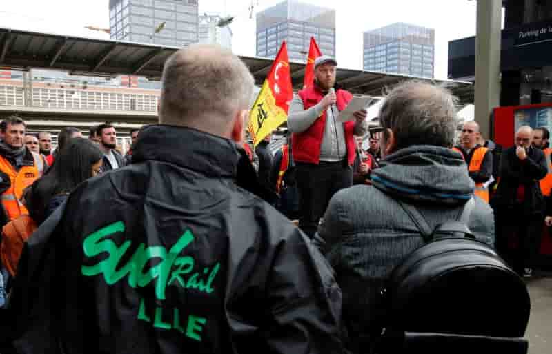 Les syndicats de cheminots etalent leurs divisions