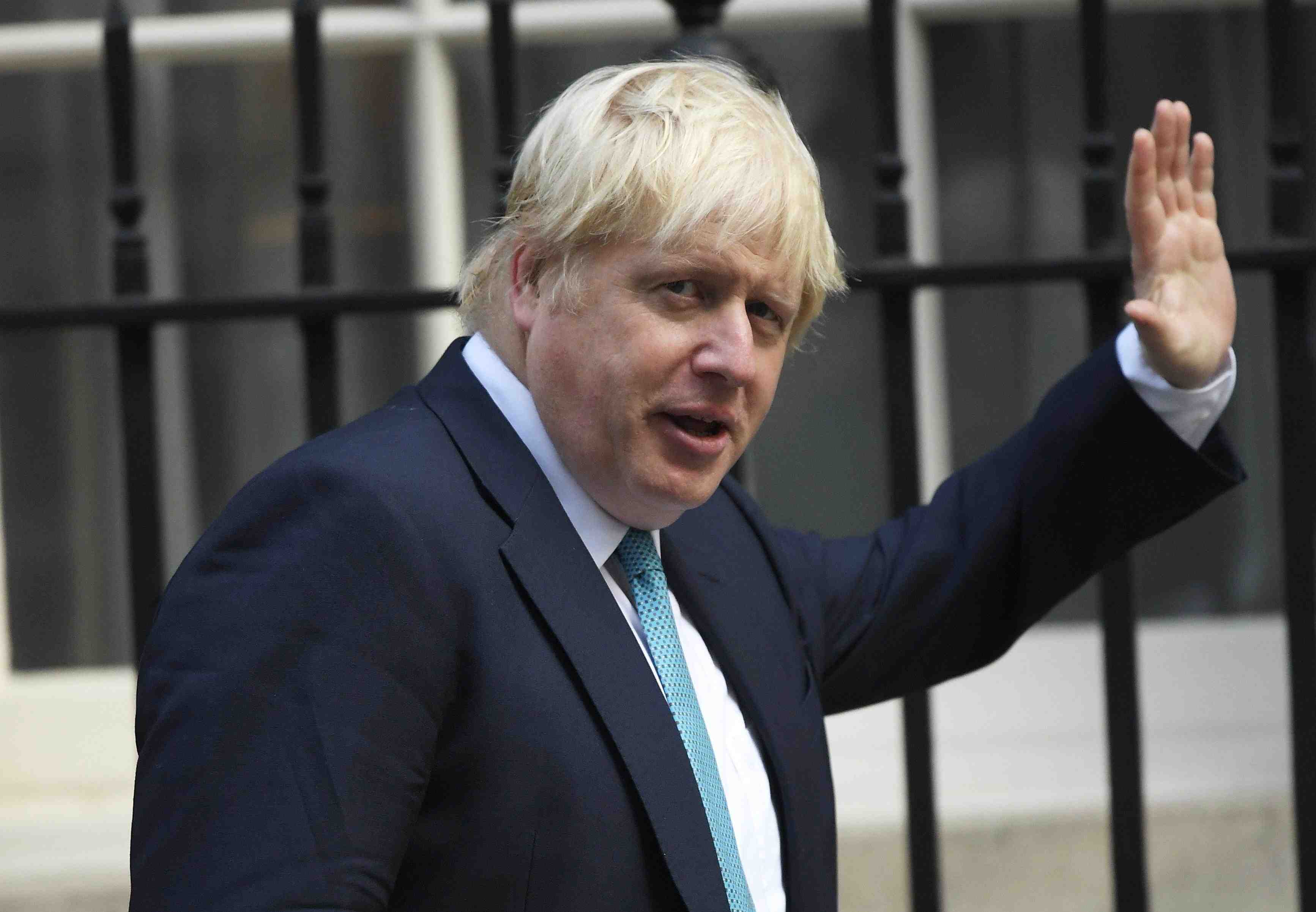 Johnson veut contraindre les bateaux de migrants a faire demi-tour