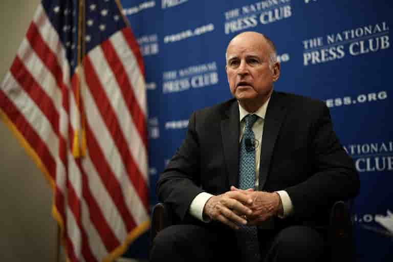 Le gouverneur de Californie Jerry Brown
