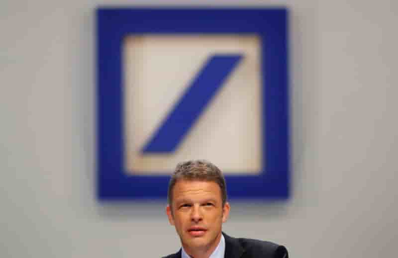 Pour deutsche bank, les fusions ne sont pas la seule voie a explorer
