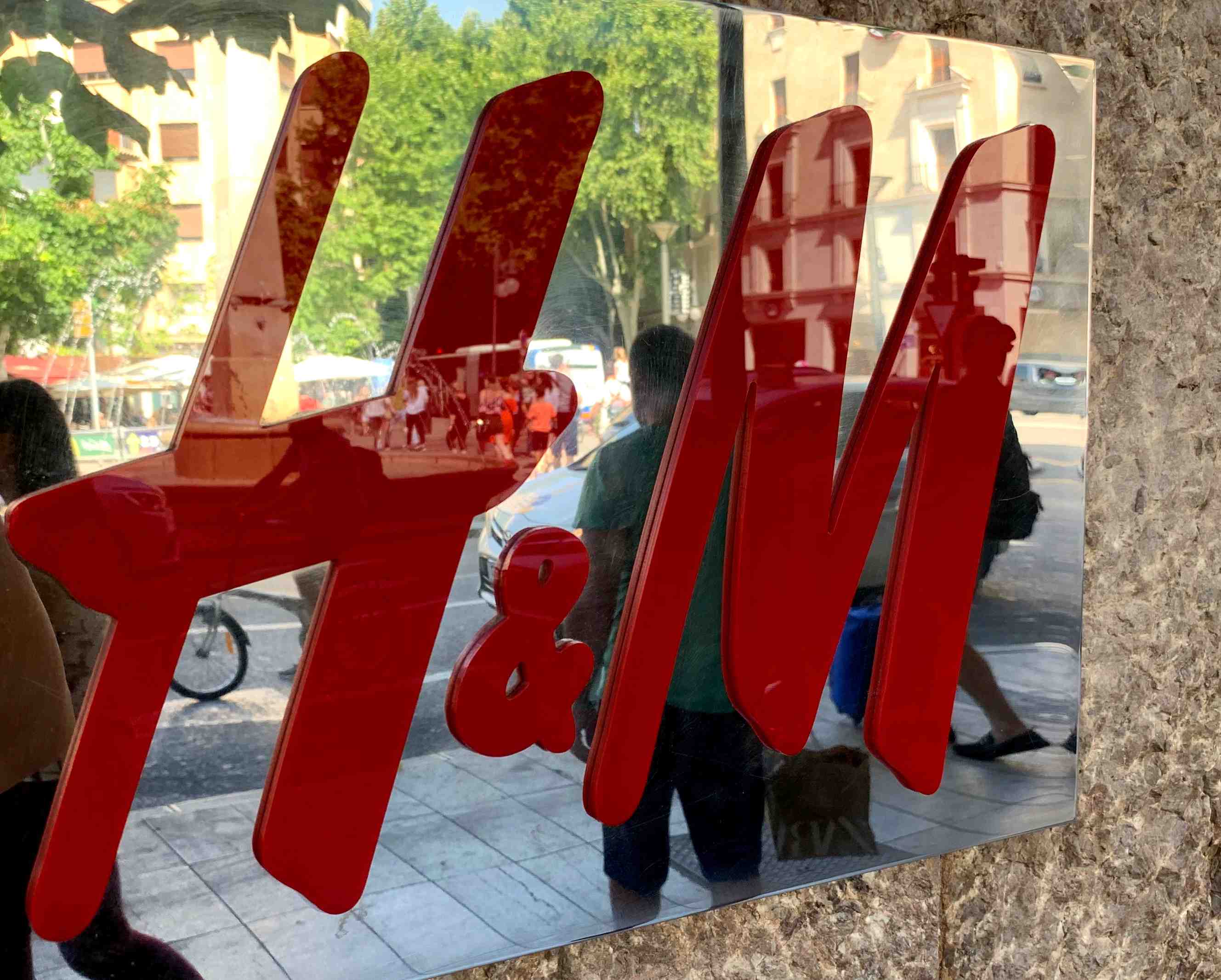 La pandemie pese encore sur les ventes de h&m & inditex (zara)