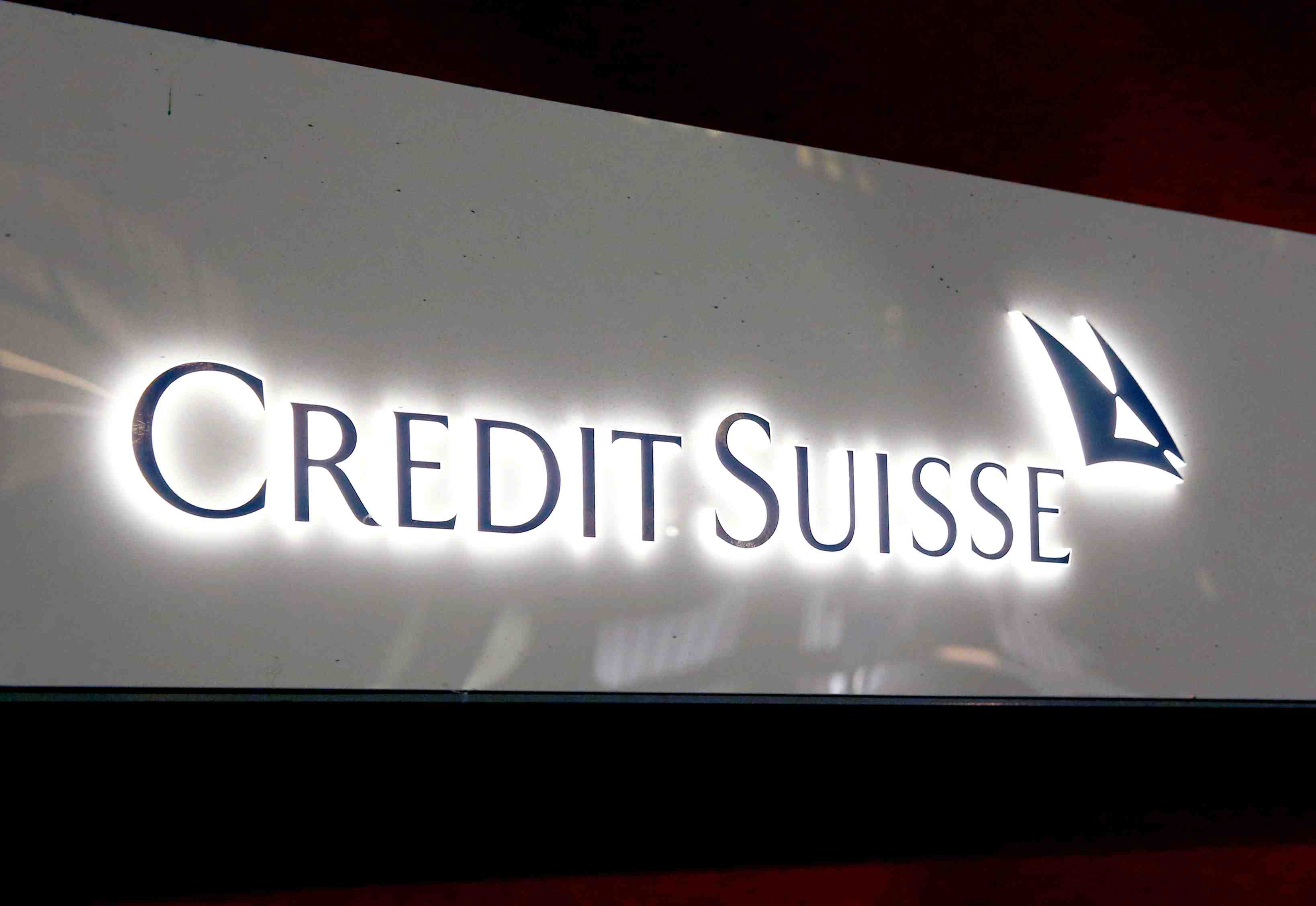 Credit suisse reduit la taille de sa banque d'investissement et se concentre sur la gestion de fortune