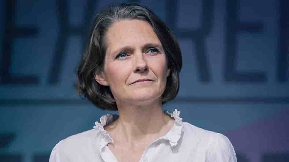 Claire Nouvian, présidente de BLOOM, lors d'un rassemblement contre l'extrême droite à Paris, le 3 juillet 2024.