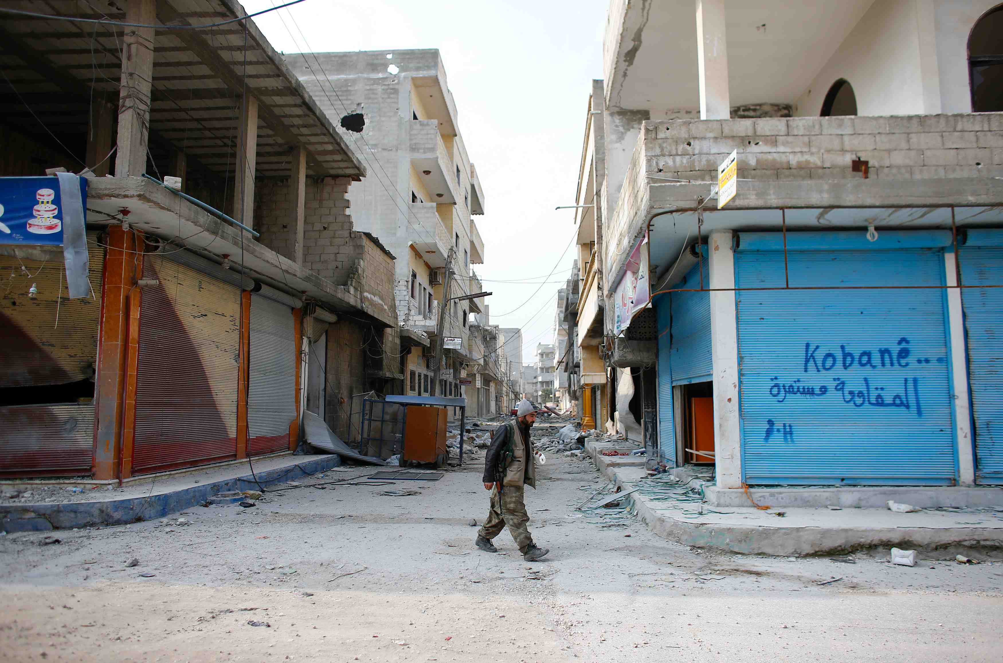 Apres avoir ete chasse de kobani, l’etat islamique cede du terrain autour de la ville