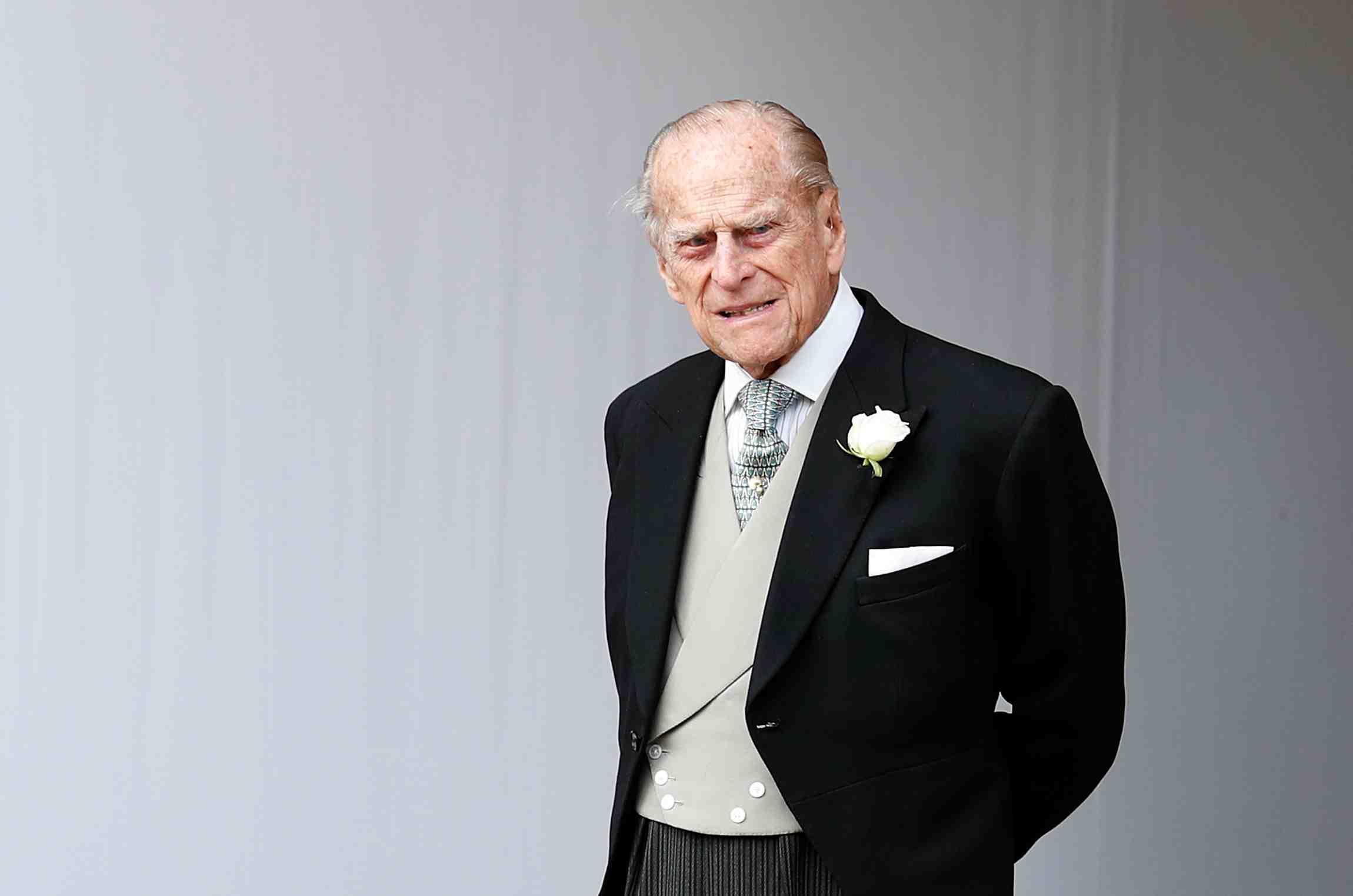 Implique dans un accident de la route, le prince philip ne sera pas poursuivi