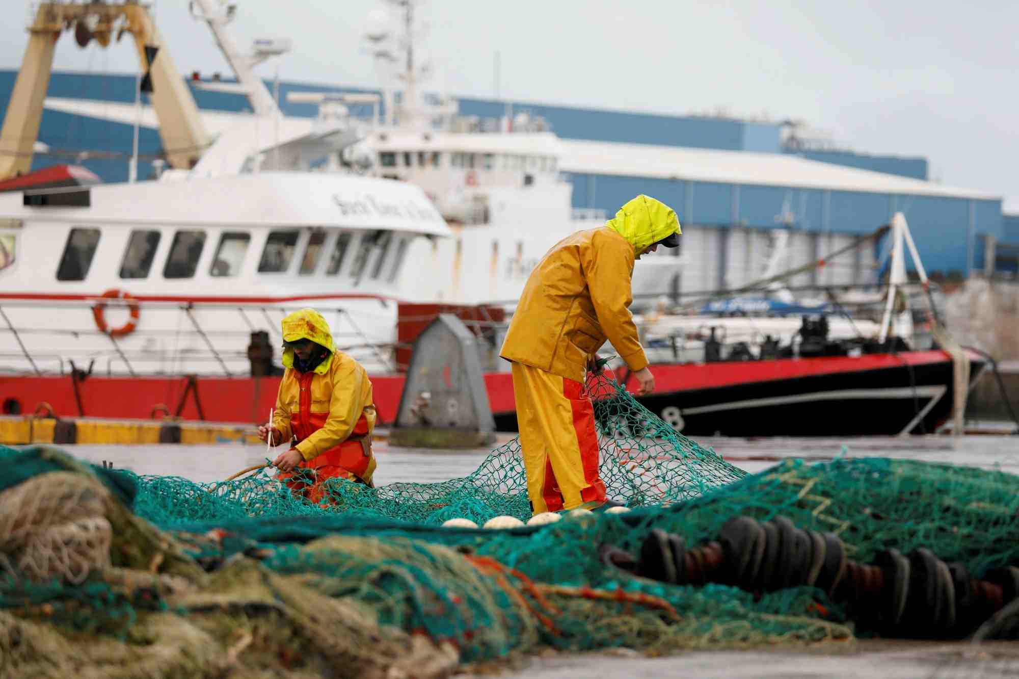 Brexit: la france attend encore 94 licences de peche, dit girardin