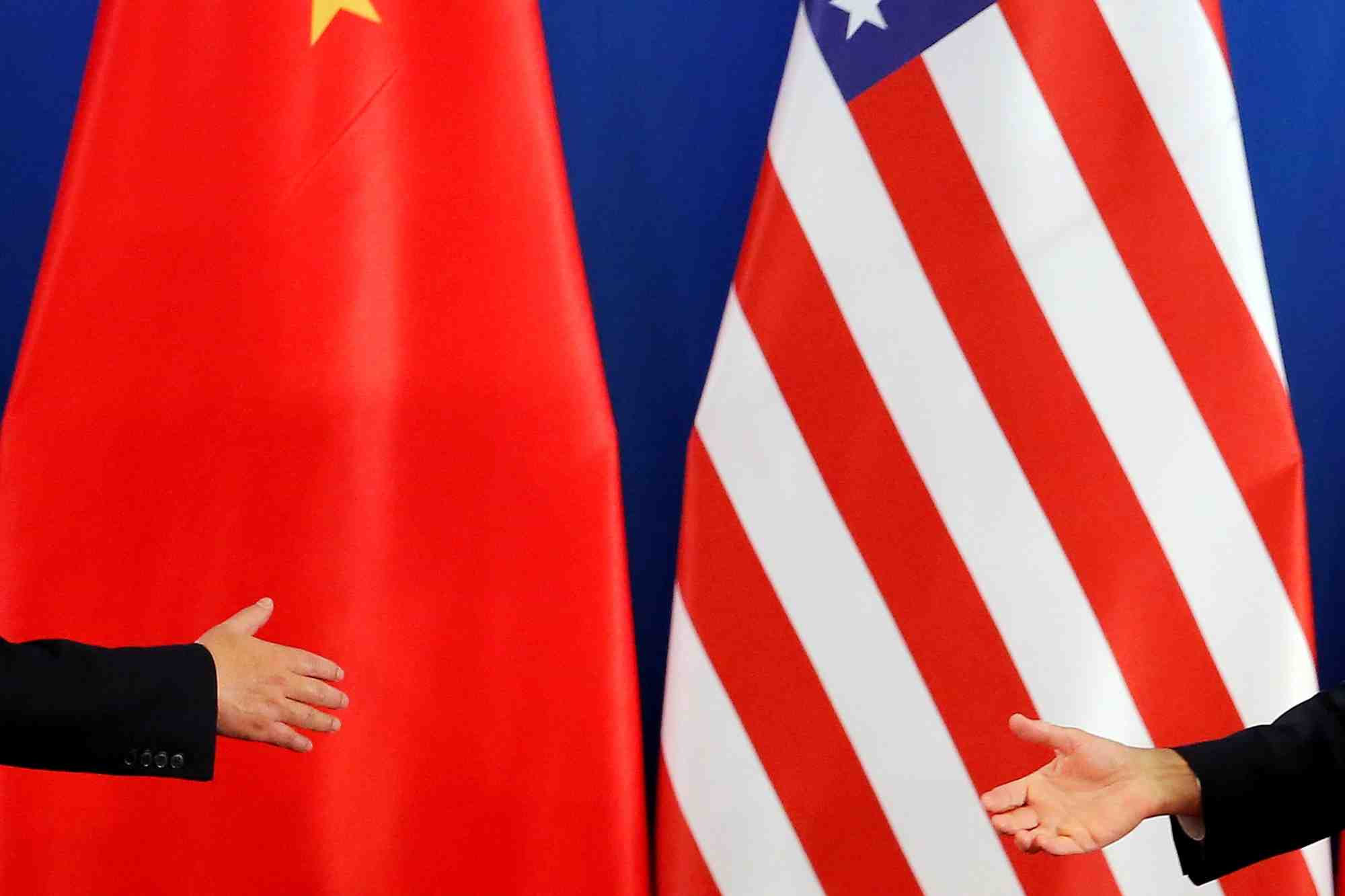 Le president chinois xi jinping rencontre le secretaire americain au tresor, jack lew, a pekin
