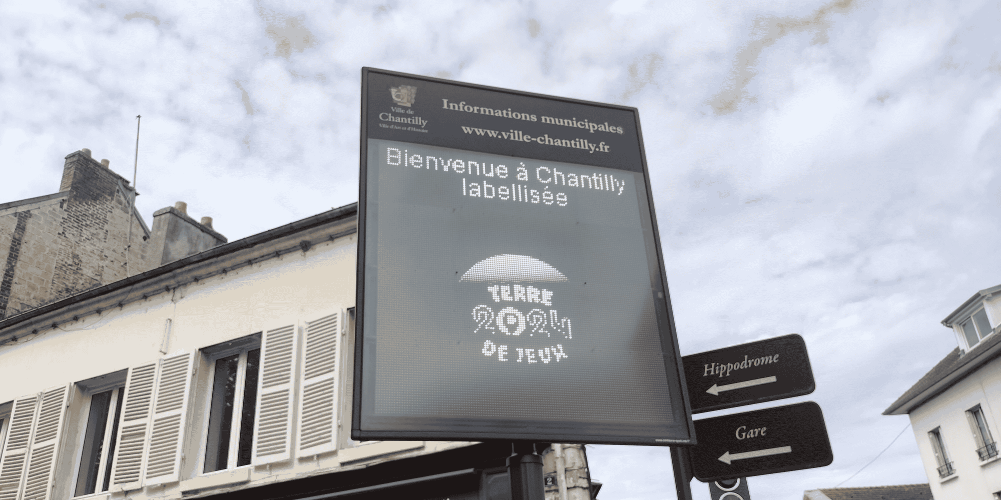 59% des Français considèrent même que ces supports de communication extérieure dynamisent l'activité économique locale. (Photo d'illustration)