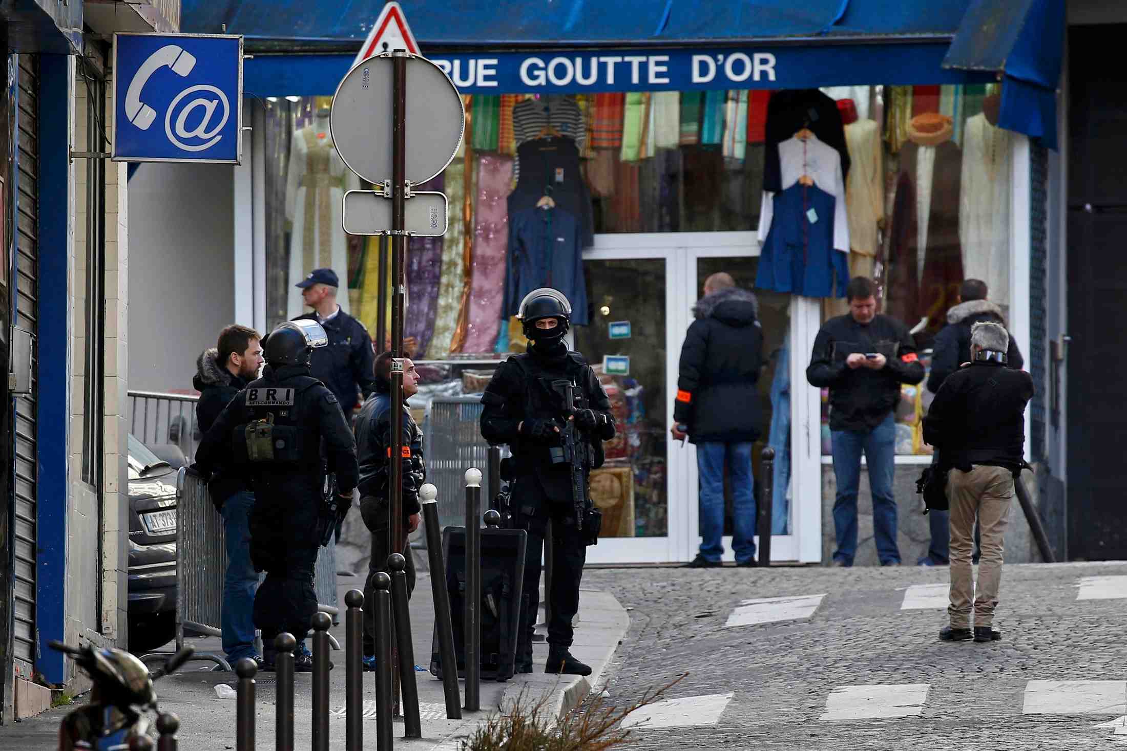 L'assaillant du commissariat du 18e aurait sejourne dans plusieurs pays de l'ue
