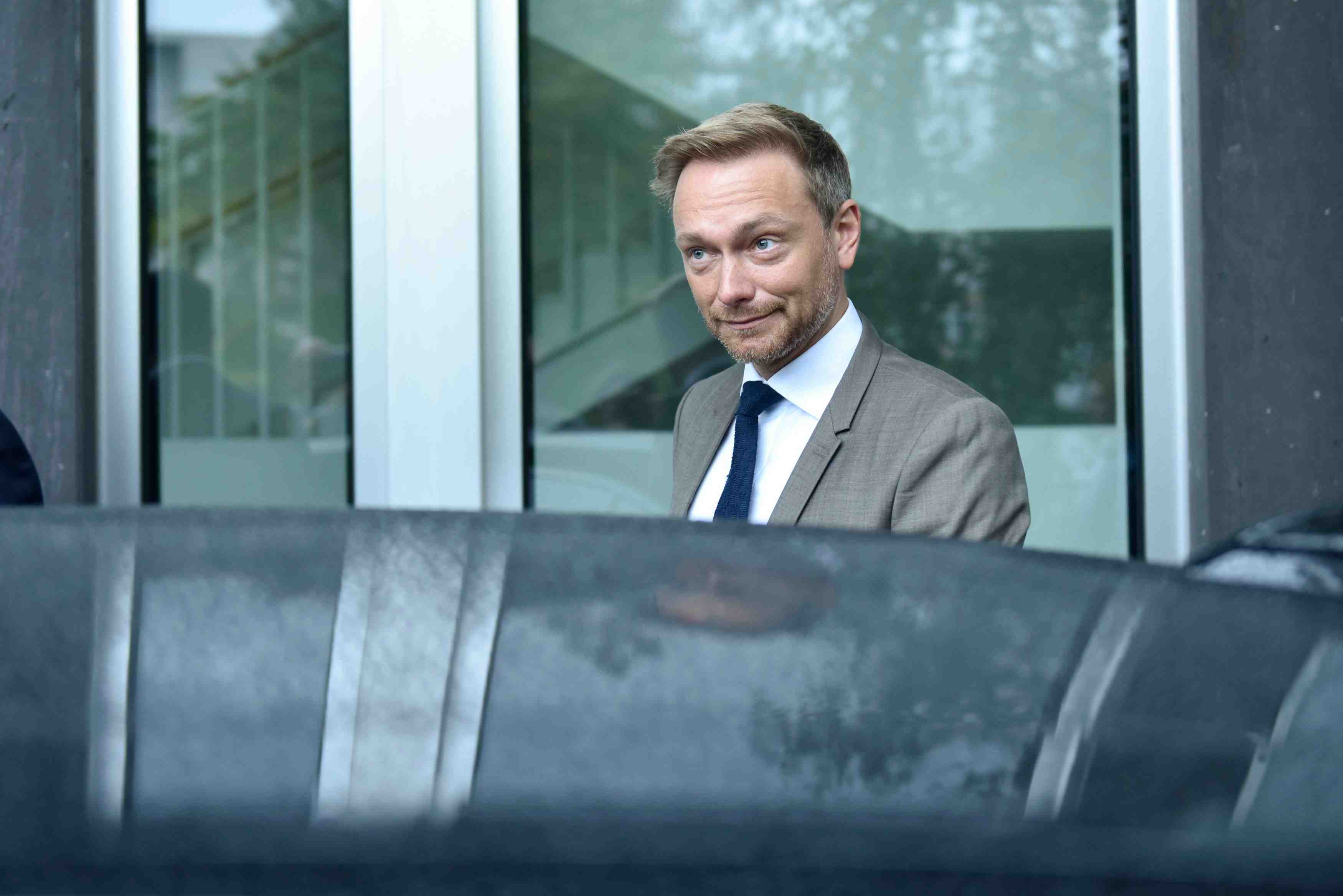 Le chef des liberaux allemands tresse les louanges de macron