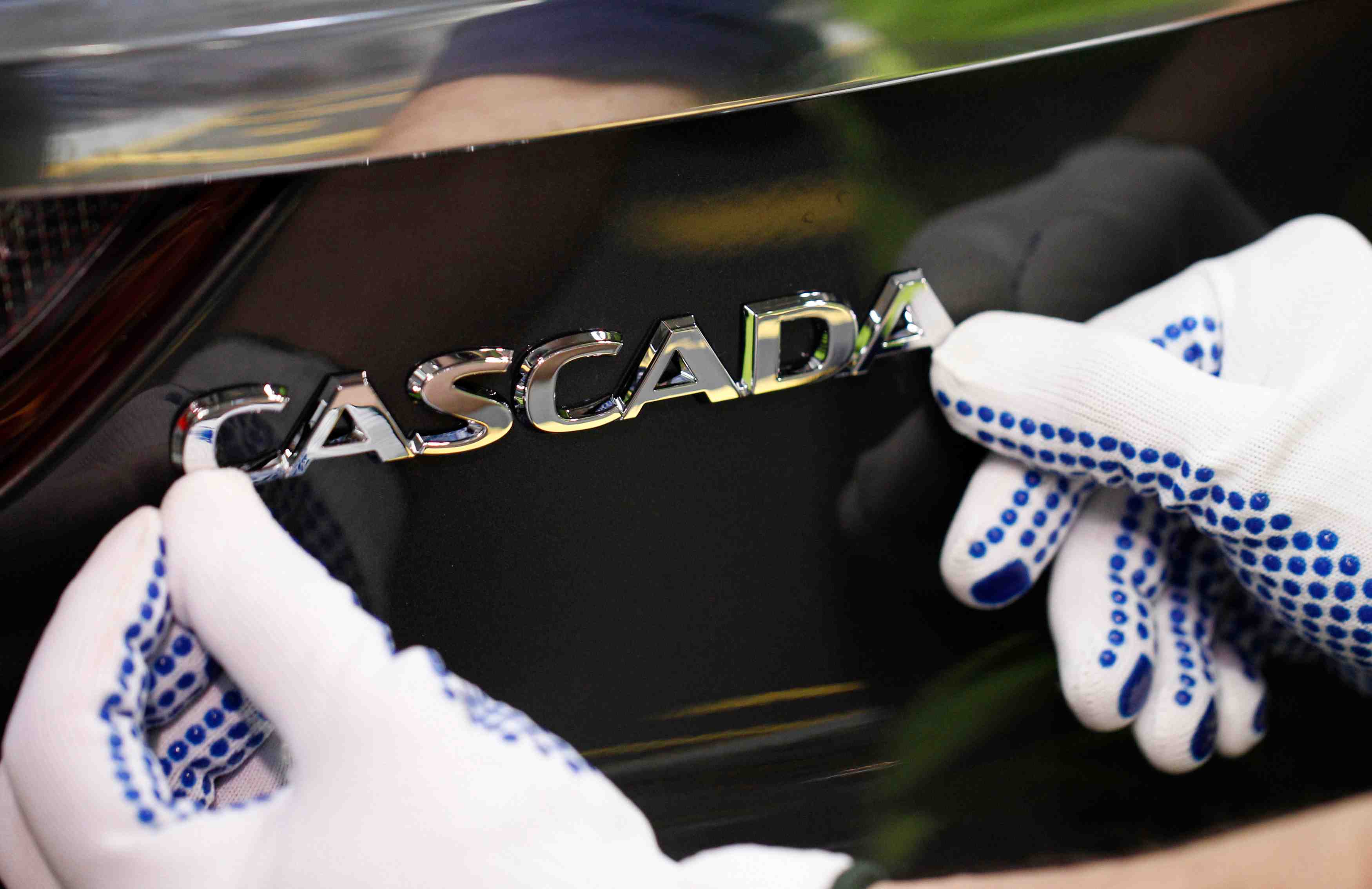 Opel va abandonner les modeles adam et cascada
