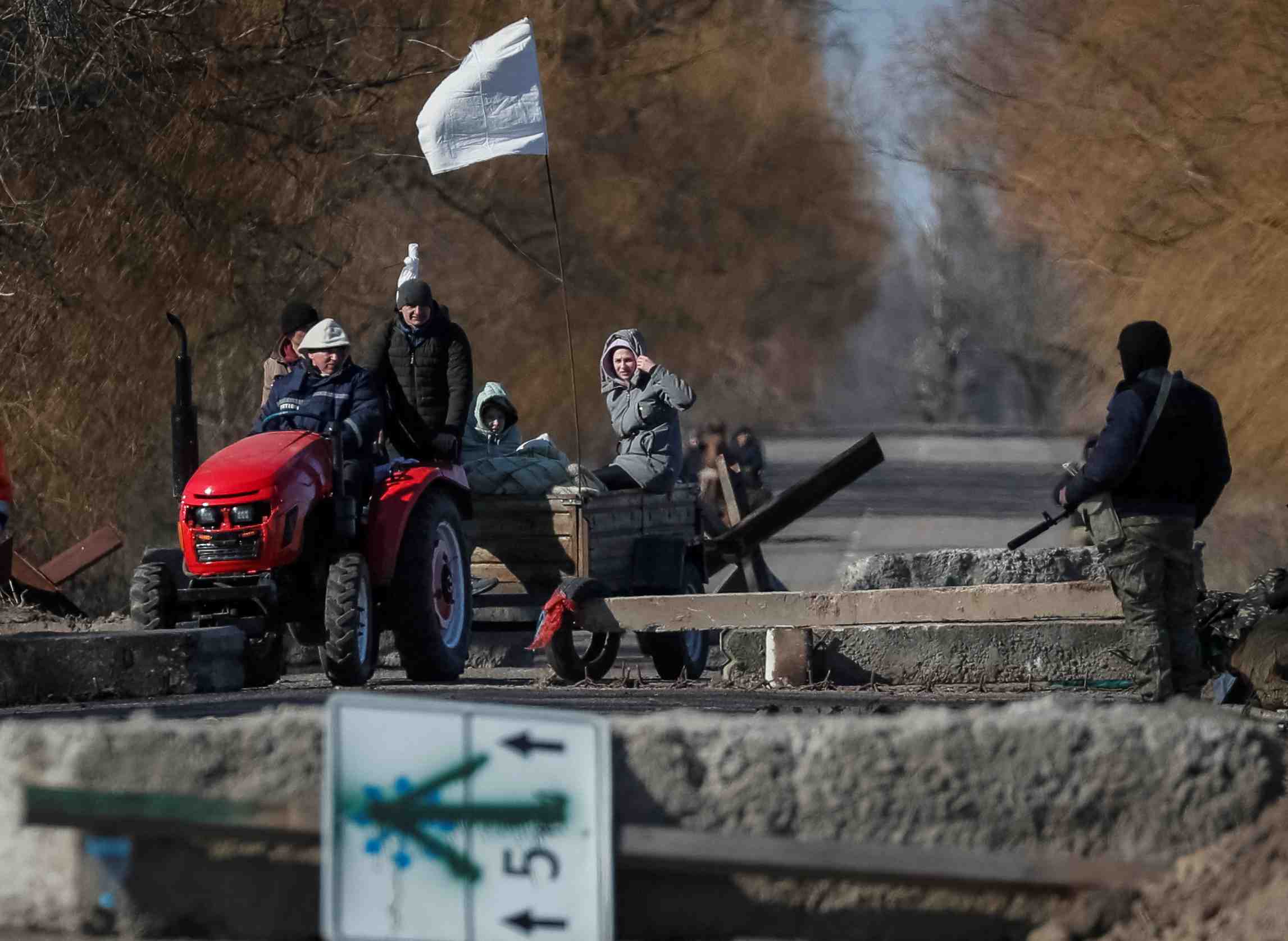 L'invasion de l'ukraine par la russie a declenche un electrochoc a l'otan, dit macron