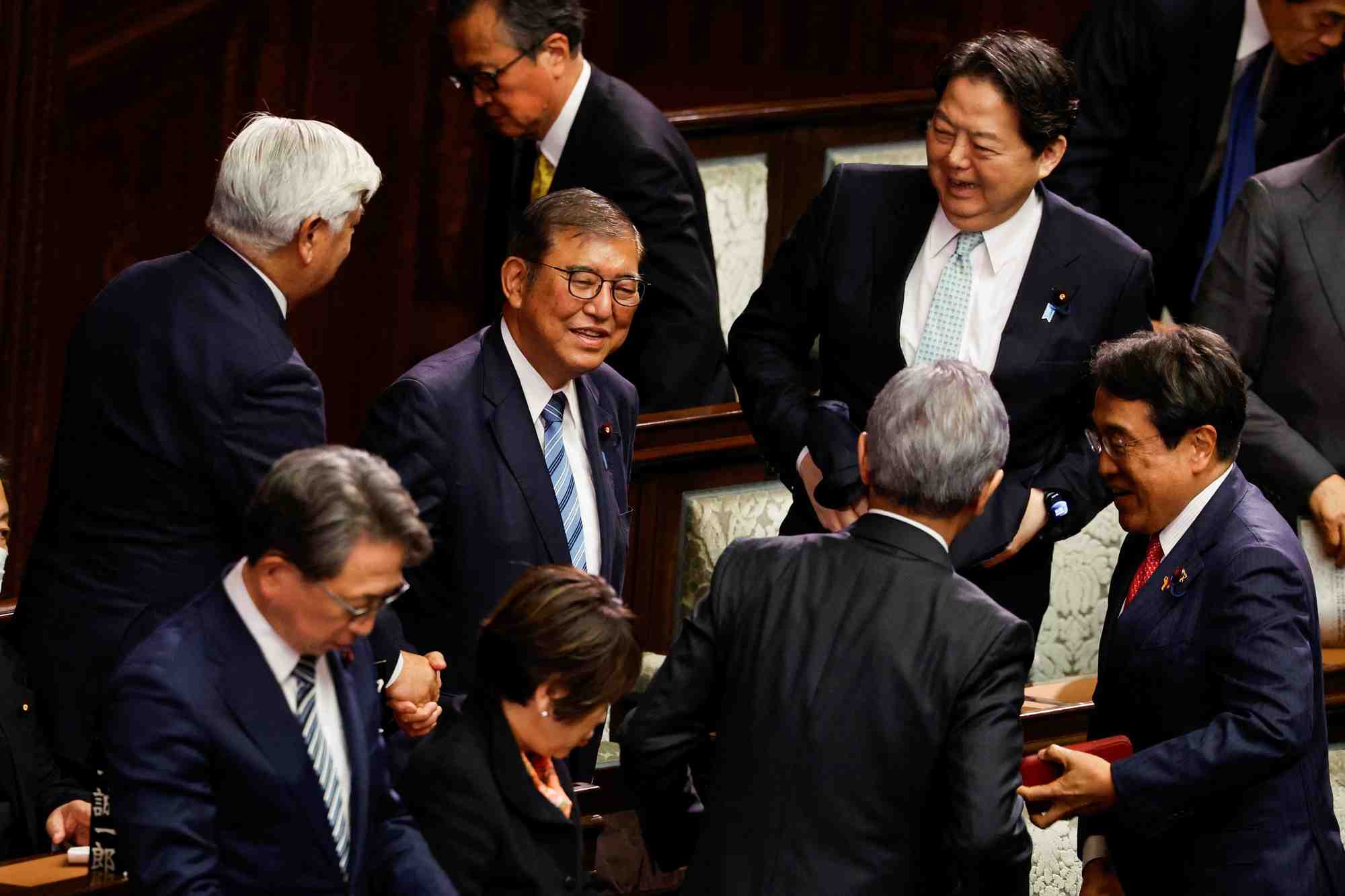 Le parlement japonais vote pour elire un nouveau premier ministre