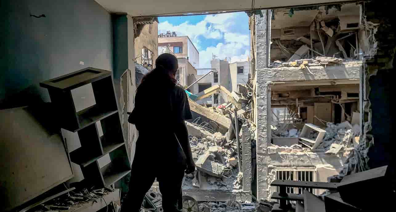 Vue de l'intérieur d'un immeuble à Téhéran le 13 juin 2025.