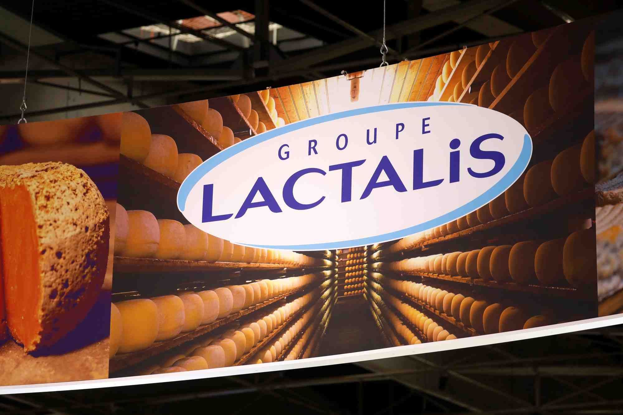 Avec plus de 28 milliards d'euros de chiffre d'affaires en 2022, Lactalis a détrôné un autre mastodonte, Danone, comme leader français de l'agroalimentaire et intégré le top 10 mondial du secteur.