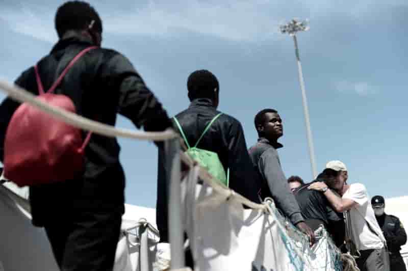 Arrivee en france de 78 refugies secourus par l'aquarius