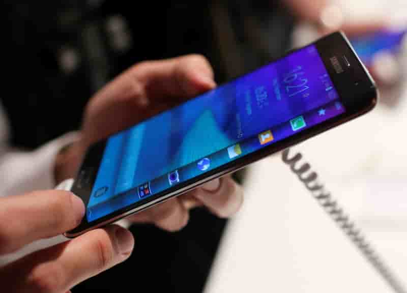 Les écrans courbes de Samsung, la clé pour se démarquer ?