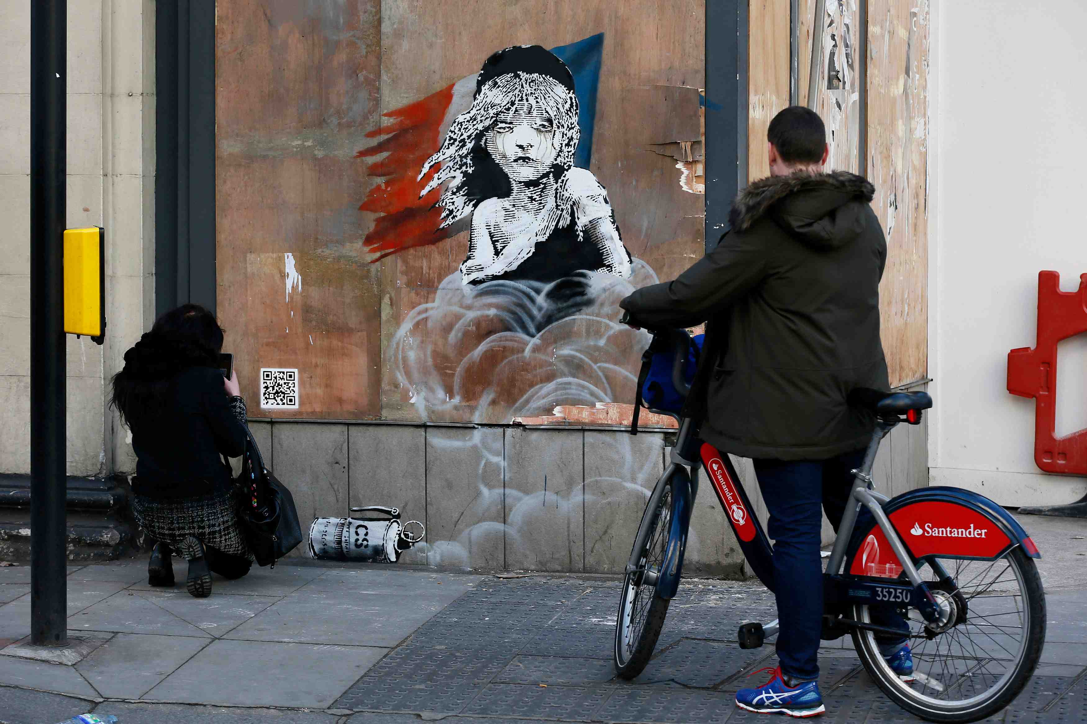 Banksy critique la situation a calais