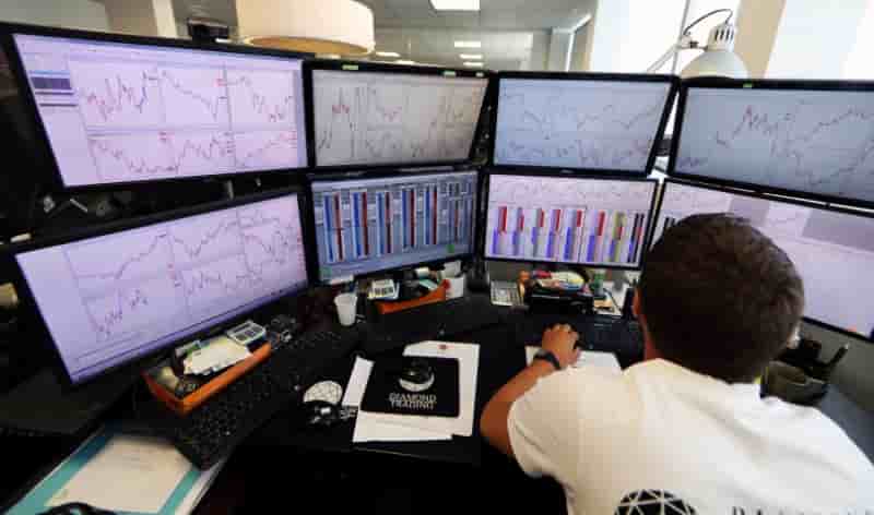 Les traders se preparent a une nuit agitee dimanche