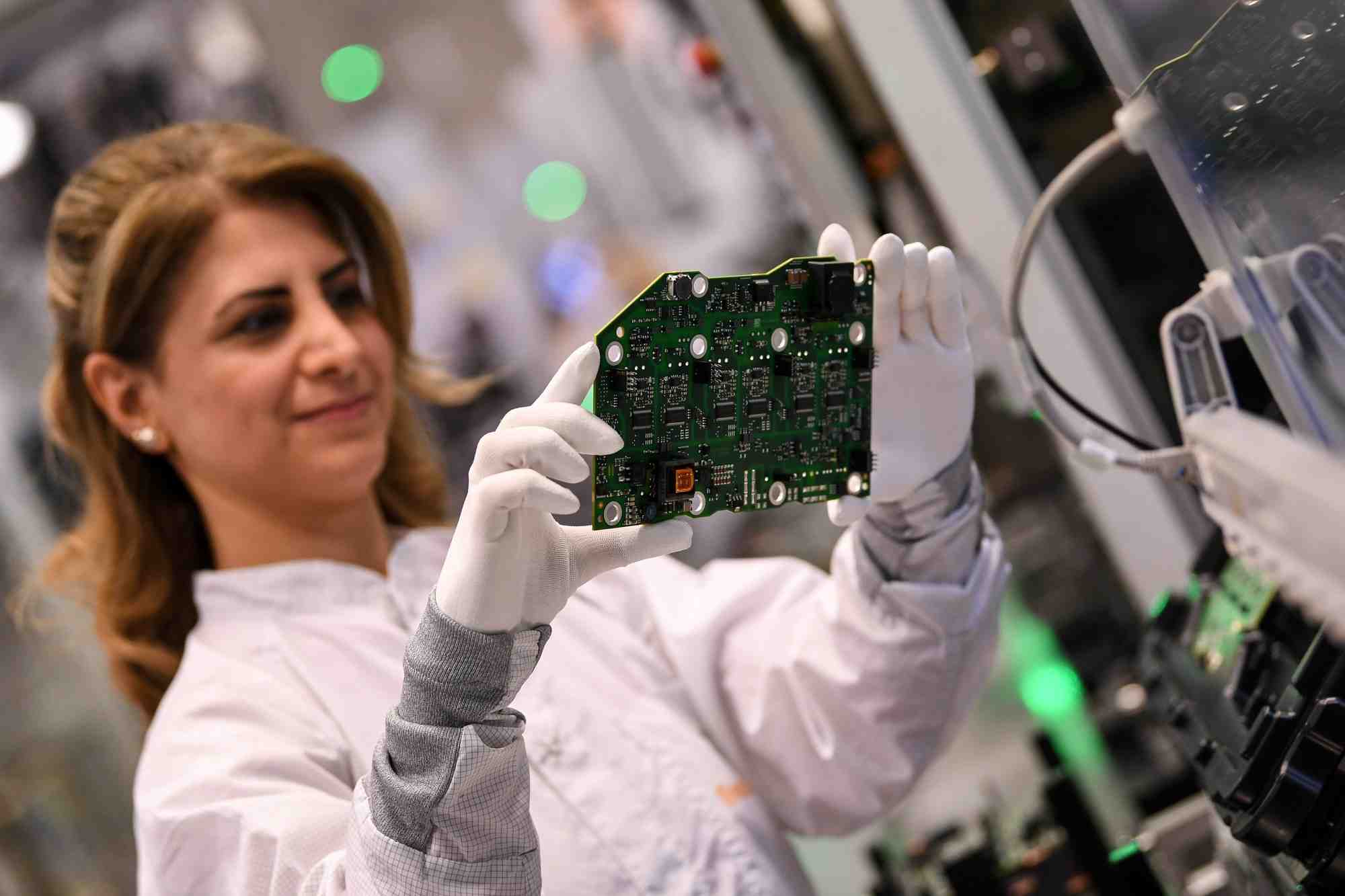 Continental compte sur la maintenance prédictive pour réduire le taux de panne, notamment sur la fabrication de cartes électroniques.