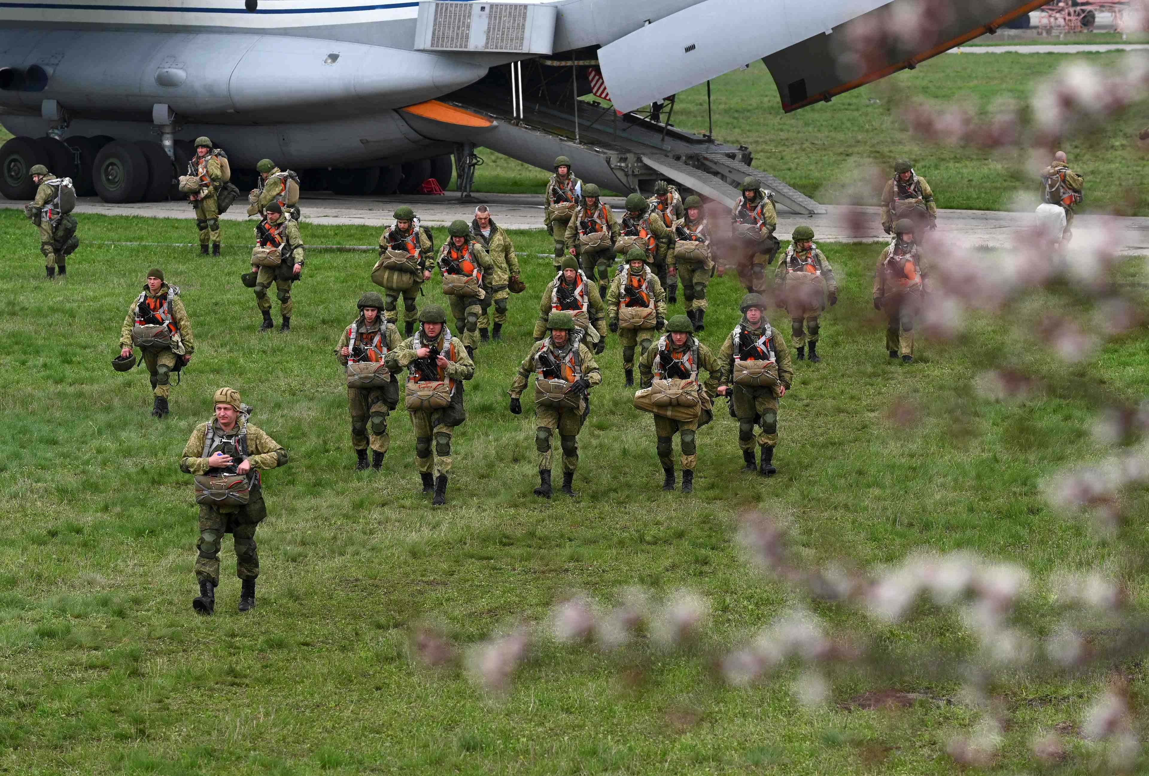 Debut de retrait des troupes russes en crimee, annonce moscou