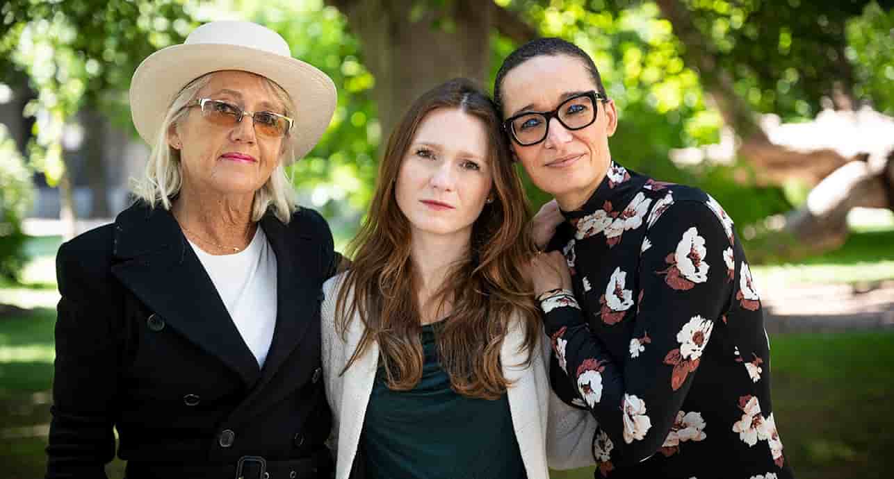 Mathilde Brasilier, Inès Chatin et Blandine de Chalon appellent à briser le silence autour des abus sexuels.