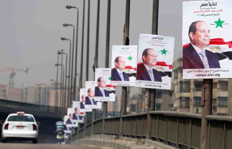 La cote de Sissi évaluée à 54% avant la présidentielle en Égypte