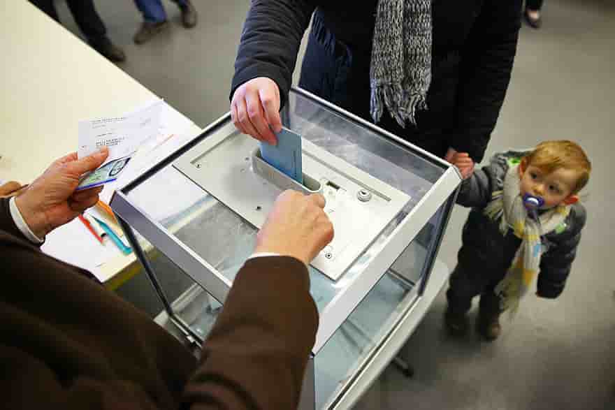 Plusieurs circonscriptions de la Haute-Garonne pourraient changer de couleur politique à l'issue du second tour des élections législatives dimanche prochain.