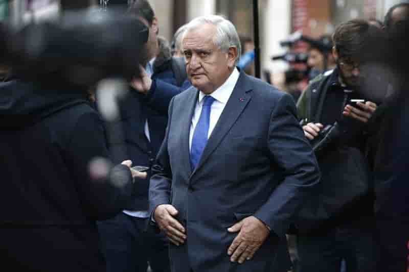 Jean-pierre raffarin verrait bien emmanuel macron travailler avec alain juppe