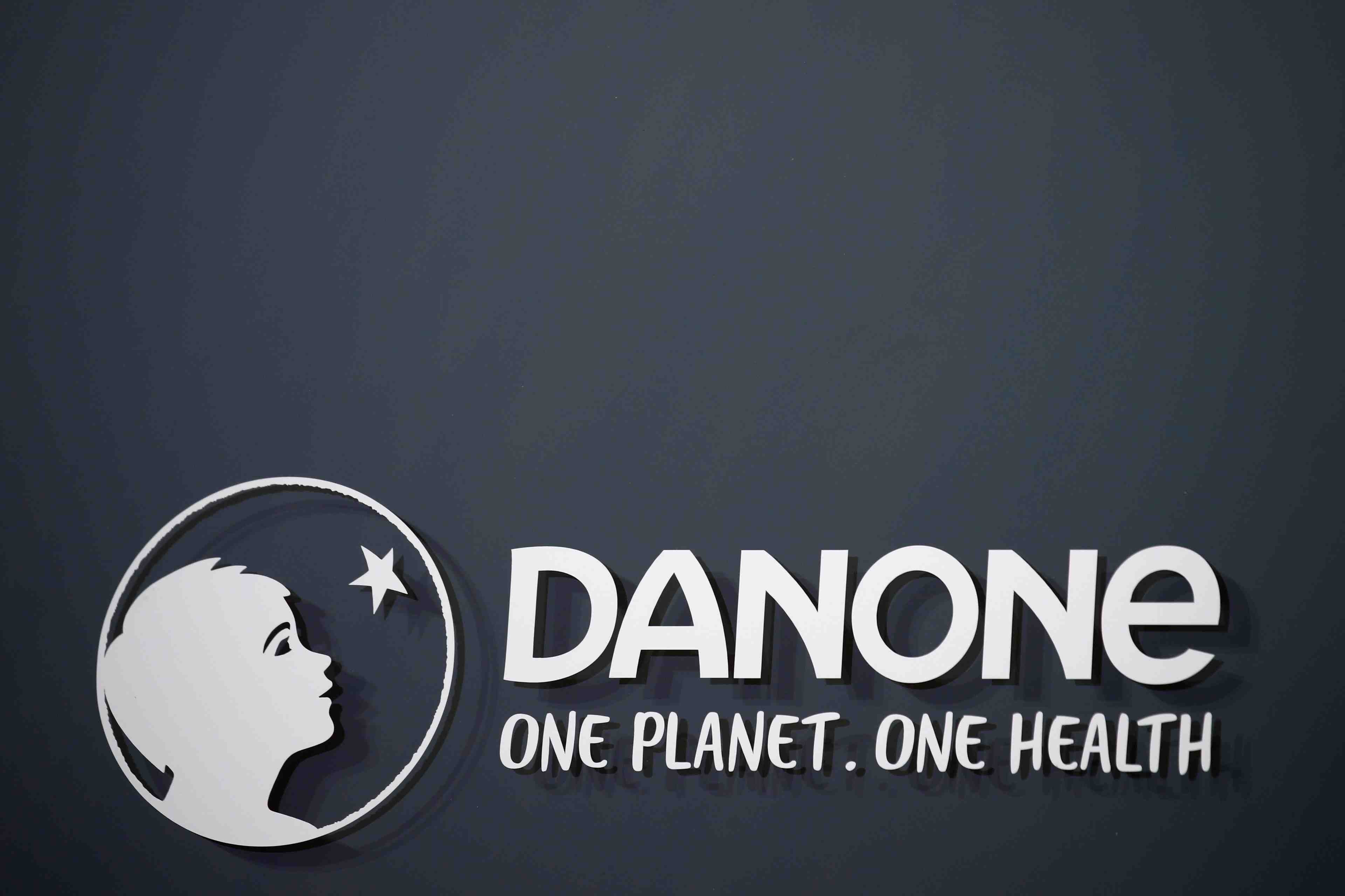 Danone previent d'un t1 encore difficile, veut dialoguer avec les actionnaires