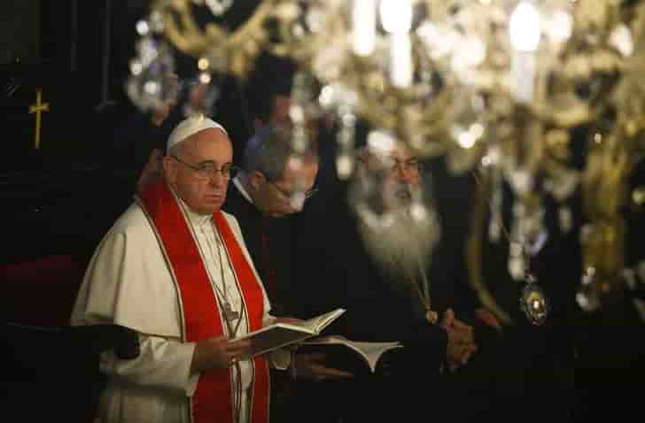La violence islamiste "péché grave contre Dieu", dit le pape