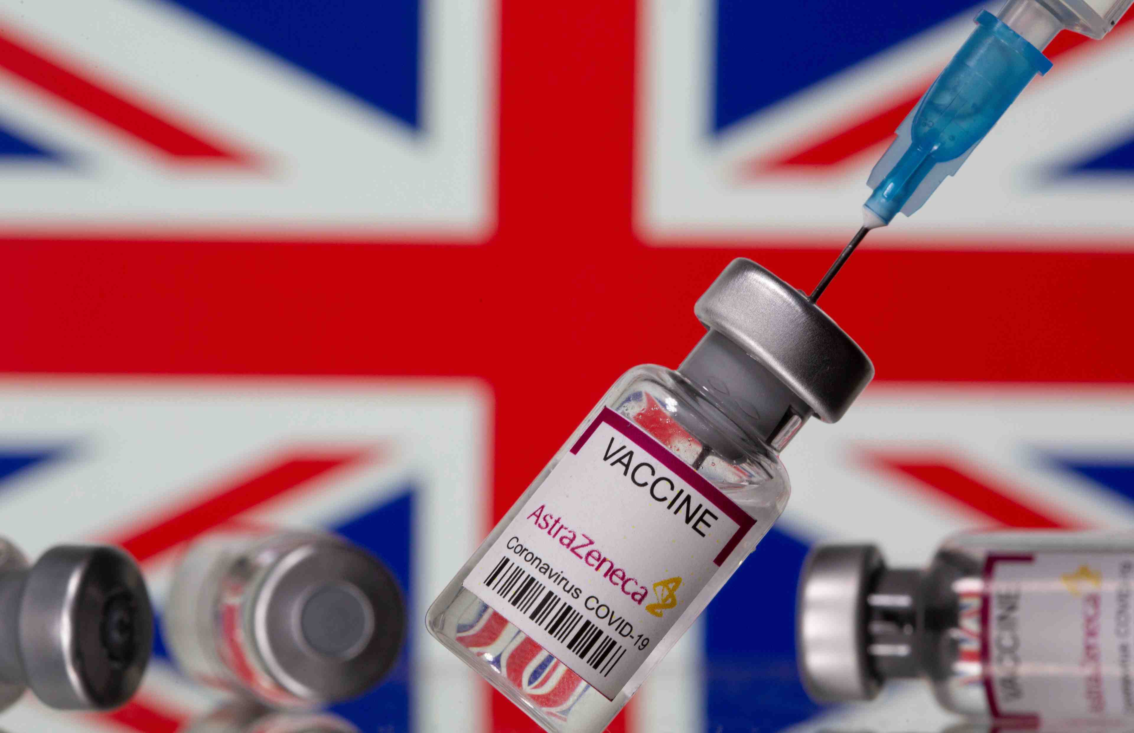 Coronavirus: la gb en discussions avec astrazeneca pour obtenir des doses supplementaires contre le variant beta