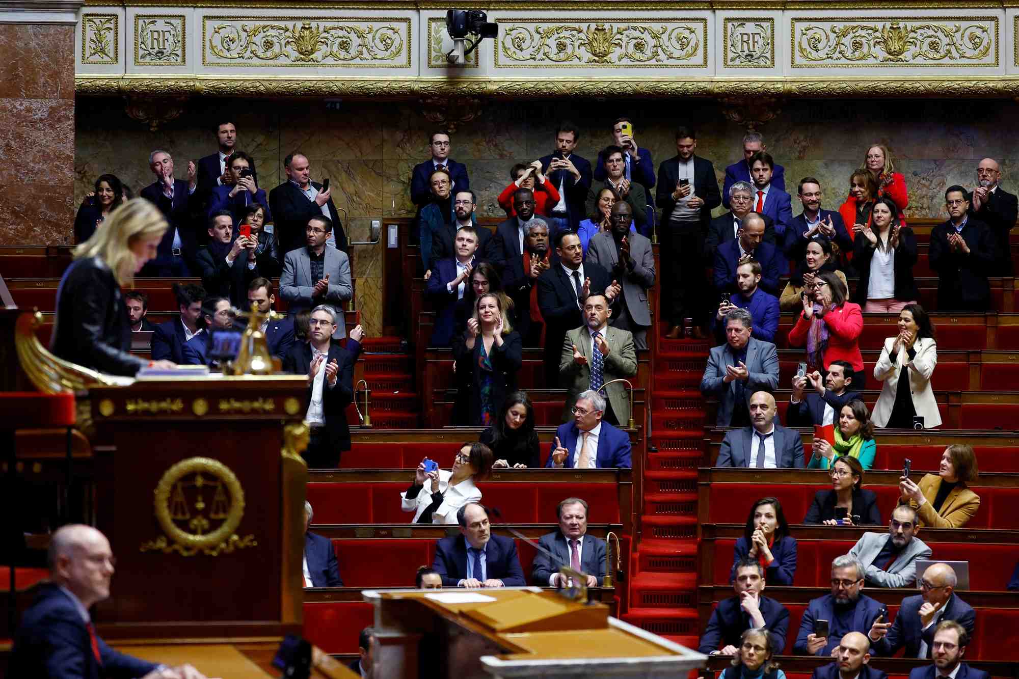 Des deputes des partis de gauche a l'assemblee nationale a paris
