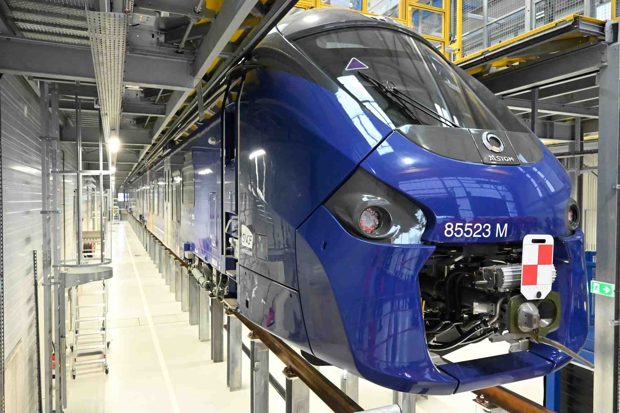 Une rame Régiolis dans l’atelier d’entretien du Réseau express métropolitain européen (Reme) de Strasbourg (Photo d'illustration).