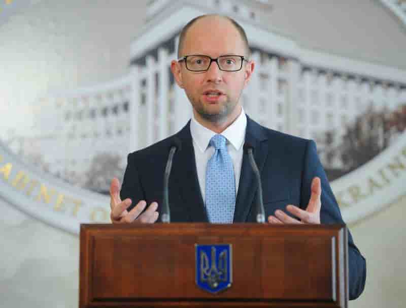 Iatseniouk accentue ses pressions sur le parlement de Kiev