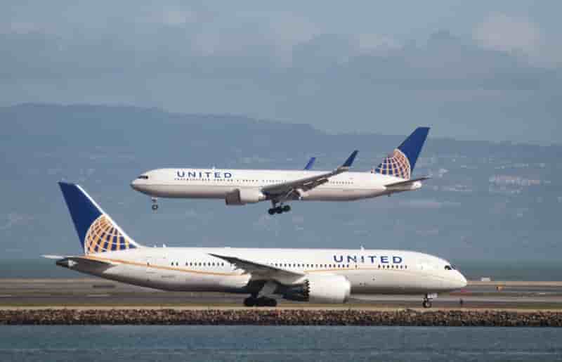 Boeing, B787, B767, United continental a suivre a wall street