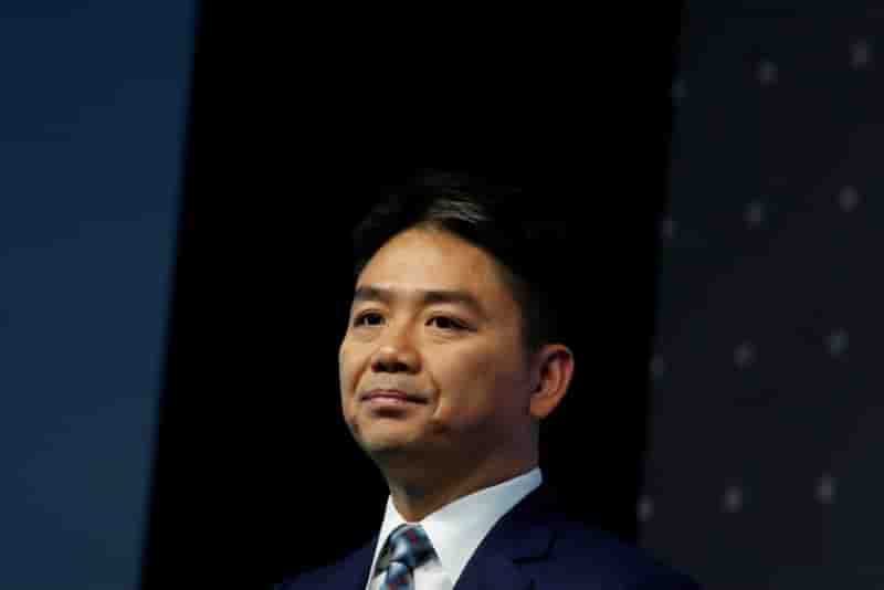 Le patron de jd.com interpelle quelques heures aux etats-unis