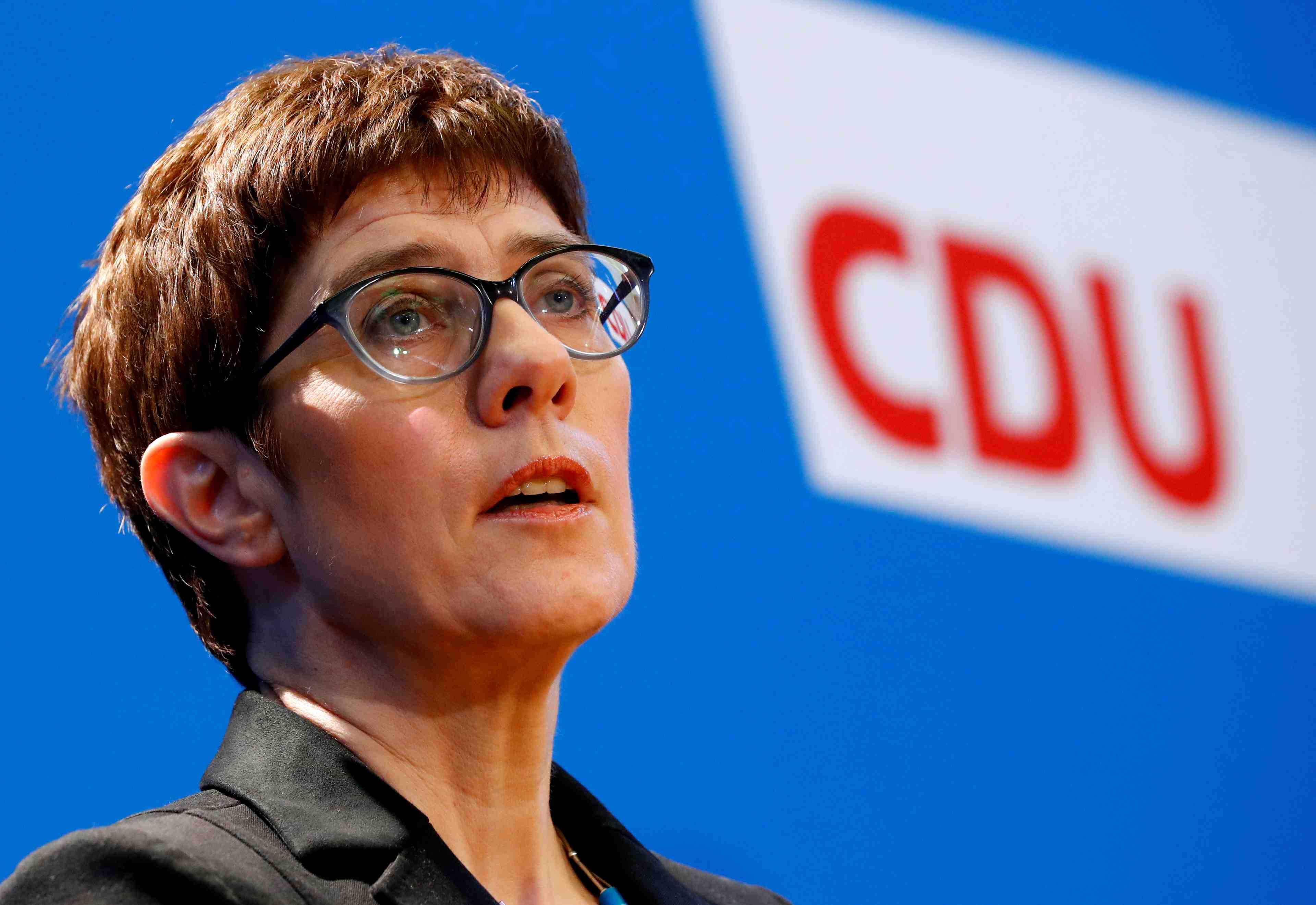 Annegret kramp-karrenbauer veut faire entrer la cdu dans une "nouvelle ere"