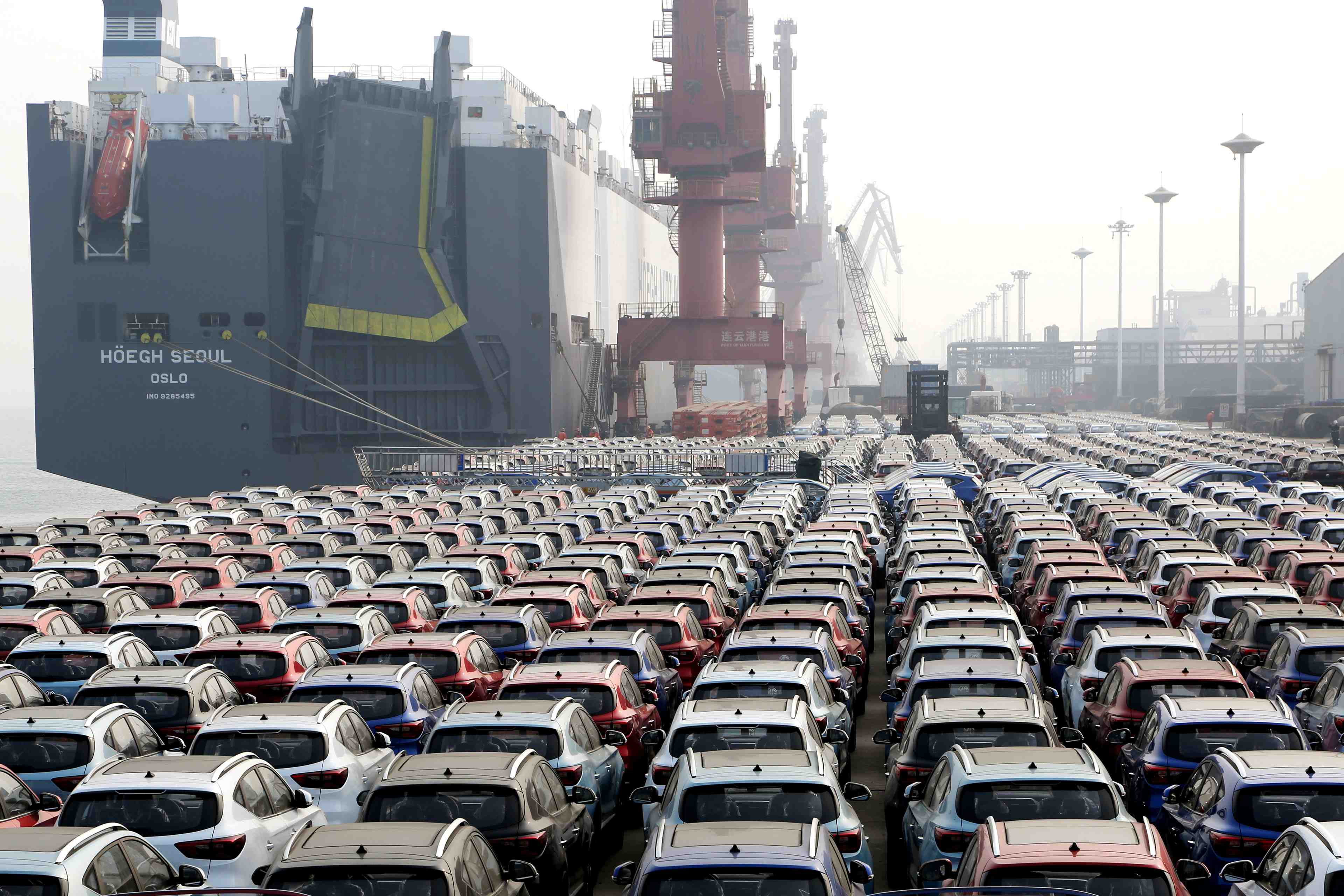 Chine: contraction inattendue des exportations, rebond des importations