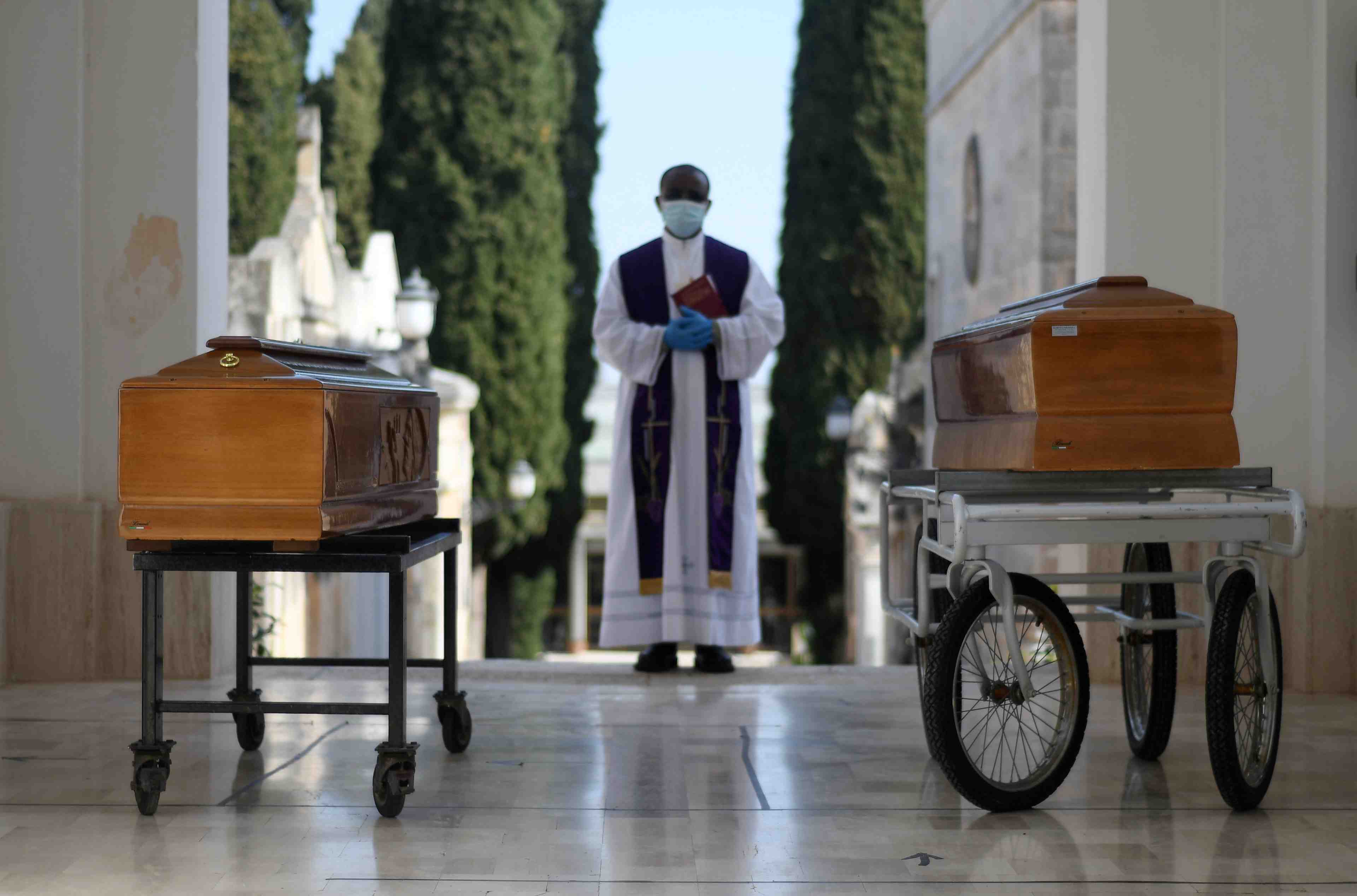 Coronavirus: pas de repit dans le bilan des deces en italie