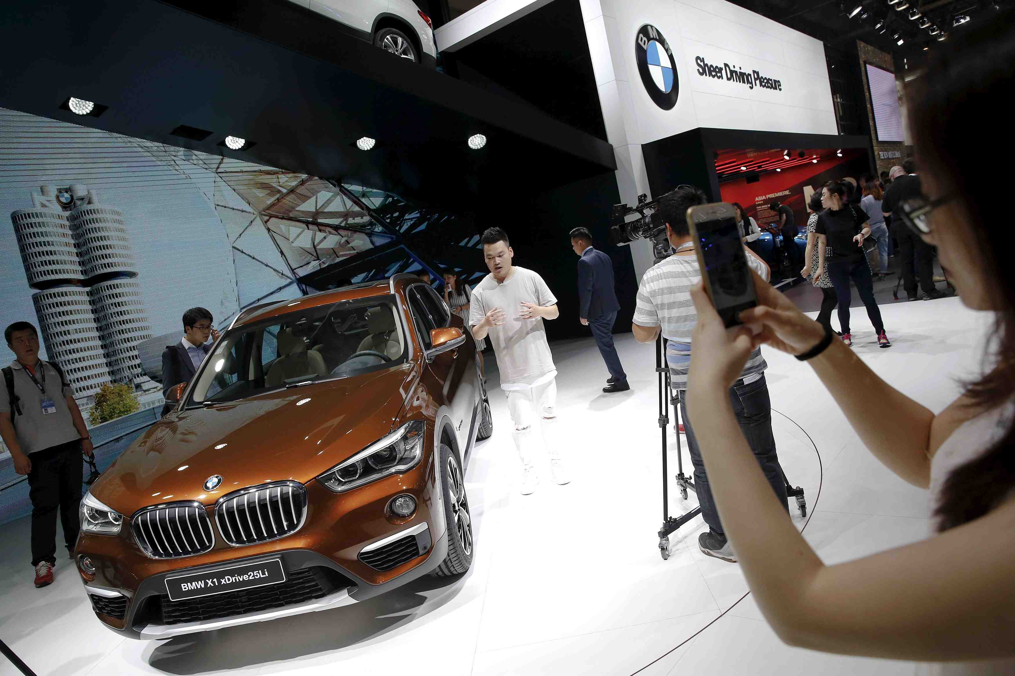 Mercedes et bmw prevoient une normalisation du marche chinois
