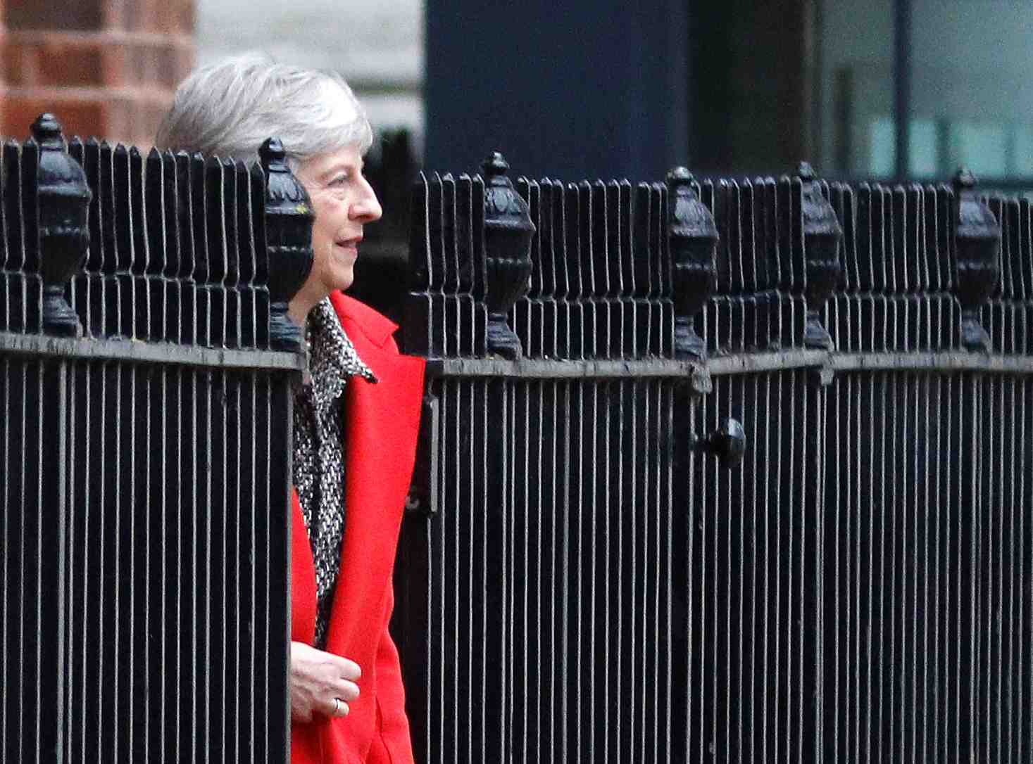 Brexit: theresa may lutte pour sa survie politique