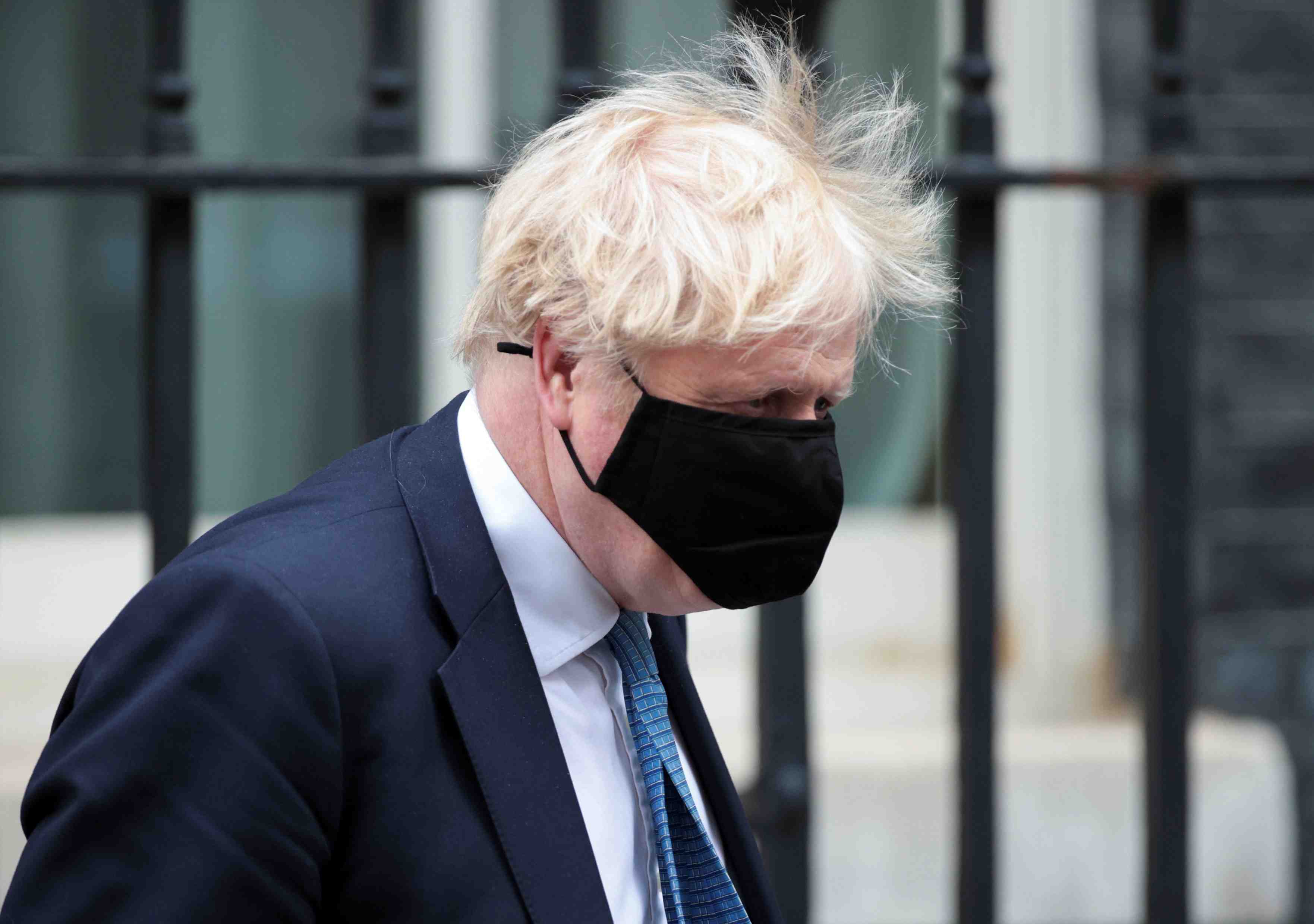 Grande-bretagne: johnson s'inquiete de la propagation du variant indien du coronavirus