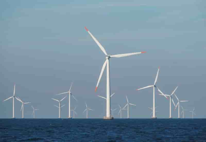 Le parc eolien offshore d'orsted pres de nysted, au danemark