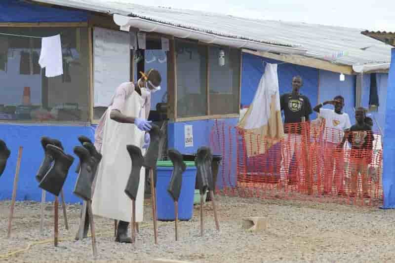La fièvre Ebola a fait 4.950 morts, selon l'OMS