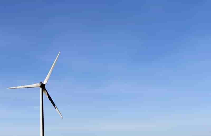 Les eoliennes au large de courseulles-sur-mer contestees