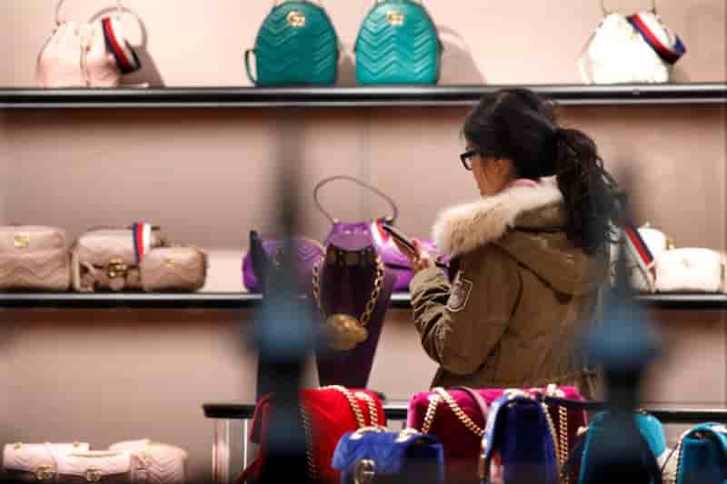 Kering: le designer bottega veneta quitte son poste