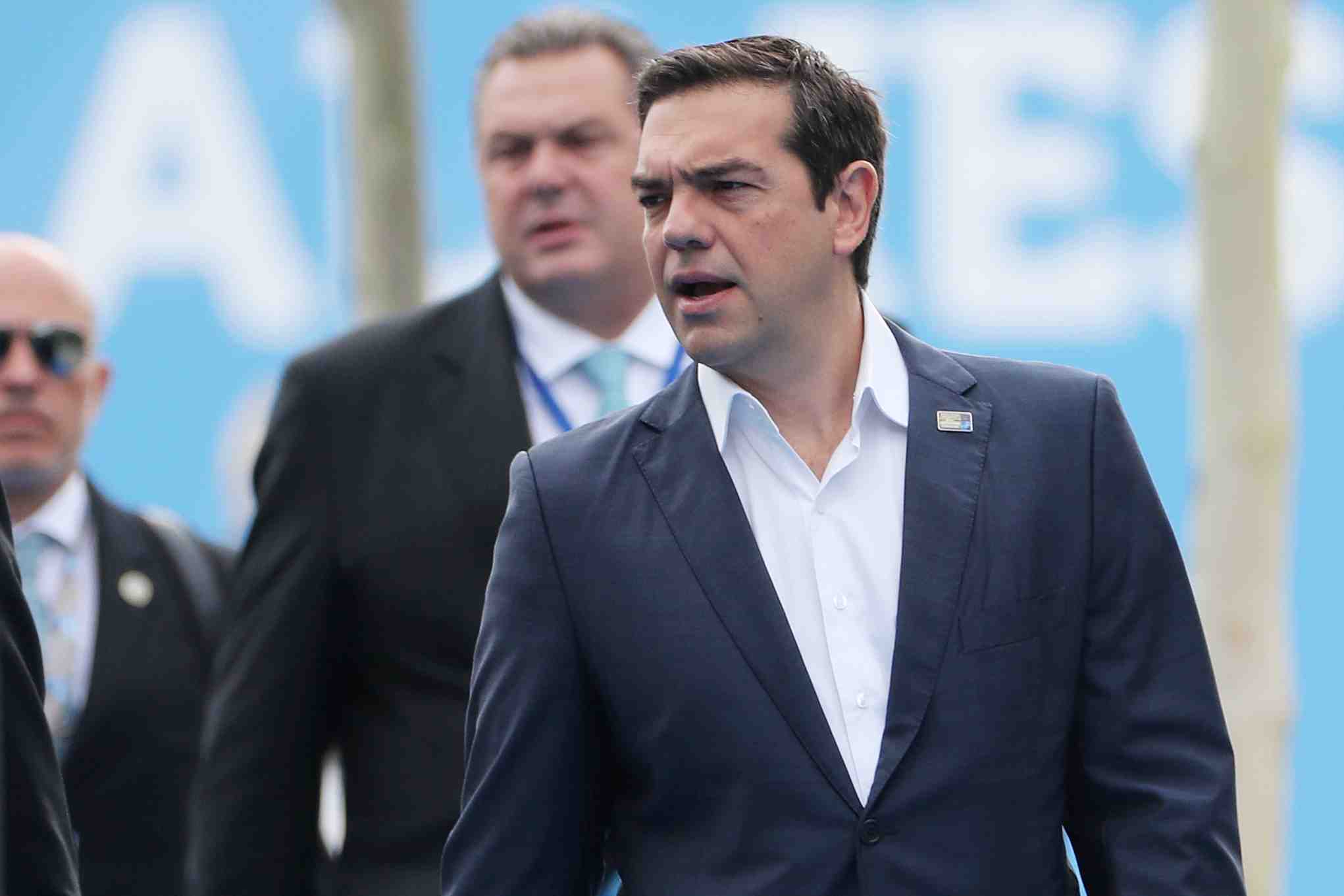 Tsipras a mati apres les incendies meurtriers